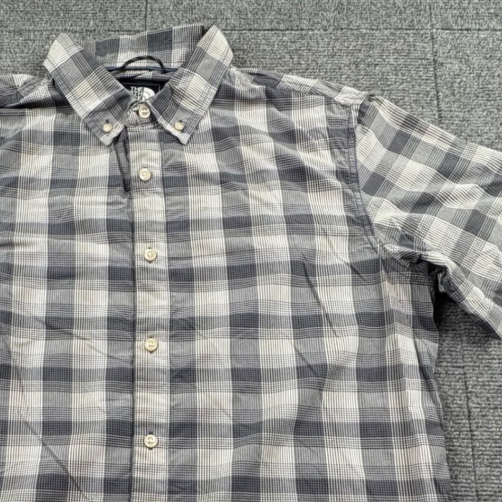 The North Face Mens Gray Plaid Short Sleeve Button Down Shirt Large